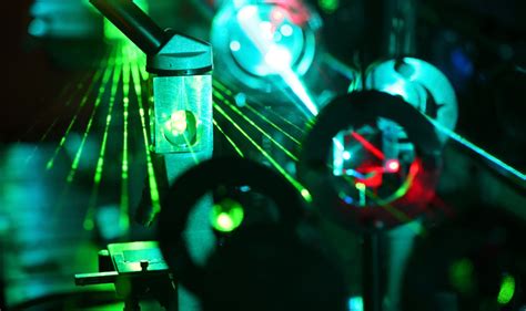  Expansive Exploration:  Erbiumoxide - A Champion of Fiber Optics and Laser Technology?